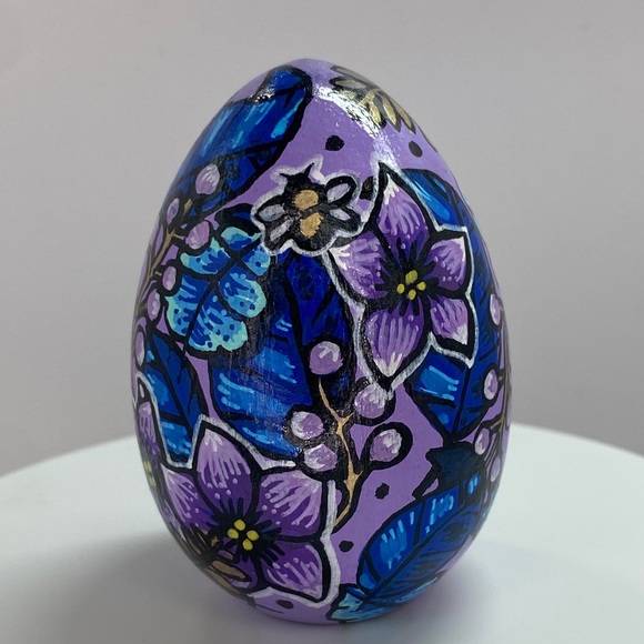 Handpainted Wooden Egg  Decor - Intricate Purple Flowers - Picture 1 of 5